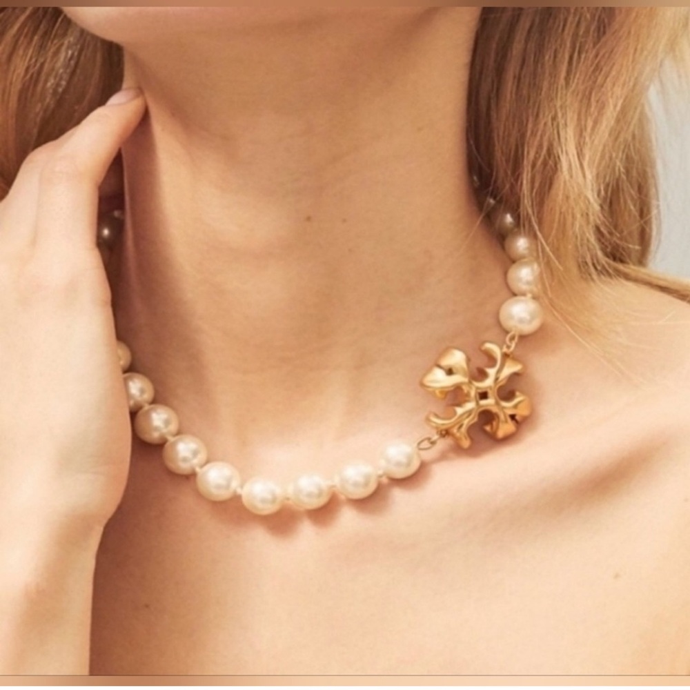 🎁 Tory Burch • Pearl and Gold Roxanne T Necklace NWT $228